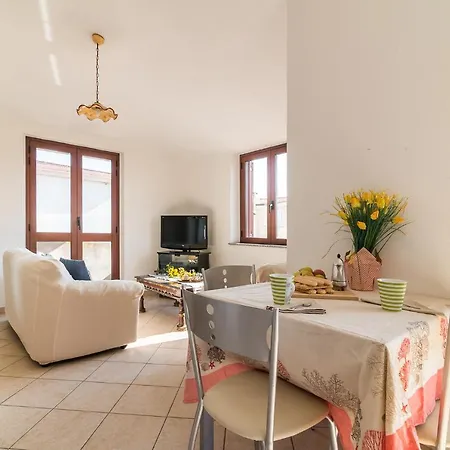 Apartment Affittasardegna-casa Papavero E Trifoglio